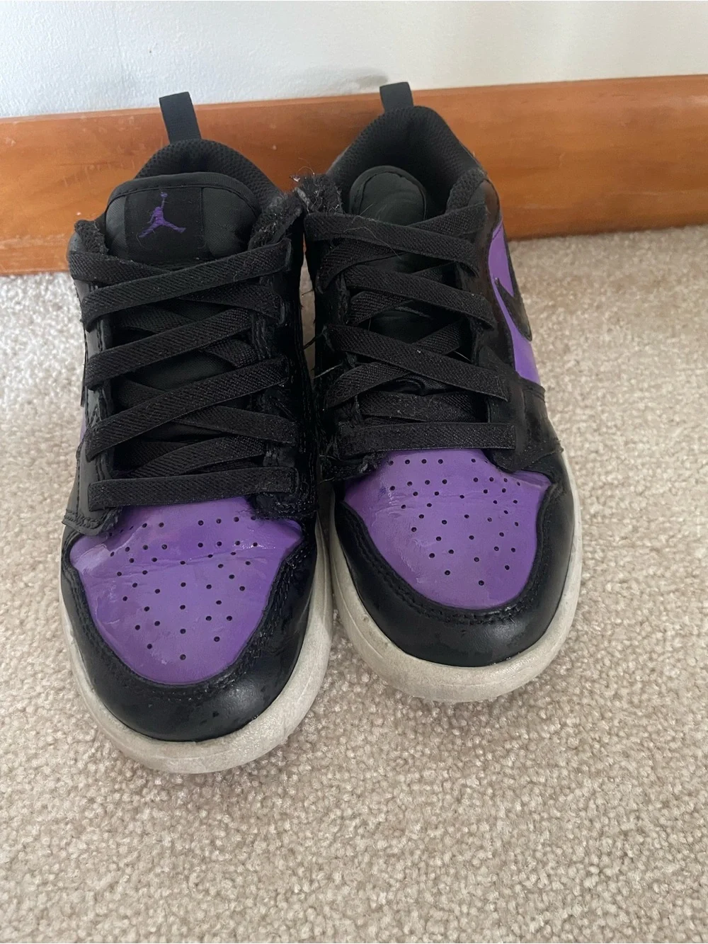 Jordan Kids Low-Top Sneakers in Black and Purple